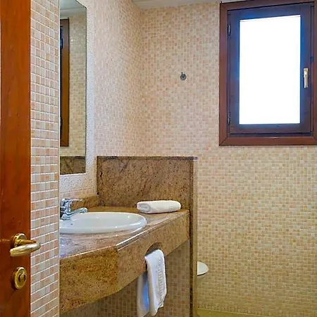 Truchas Hotel